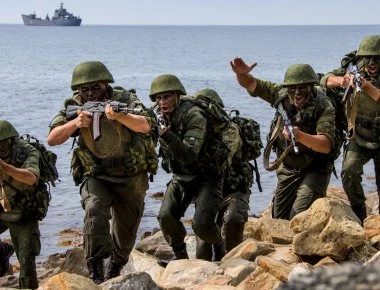 «Εκεί που είμαστε υπάρχει νίκη»: Αυτοί είναι οι Ρώσοι Πεζοναύτες (βίντεο)